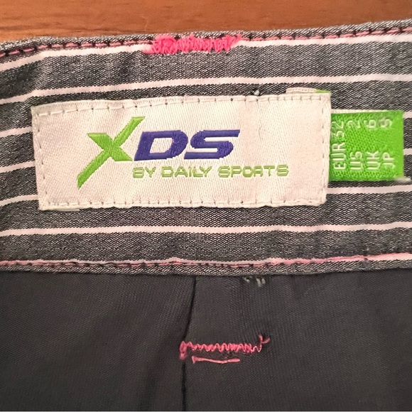 Daily Golf Skirt Skort Sports Women size S
Gray White Pinstripe Pink Threading - Picture 9 of 14